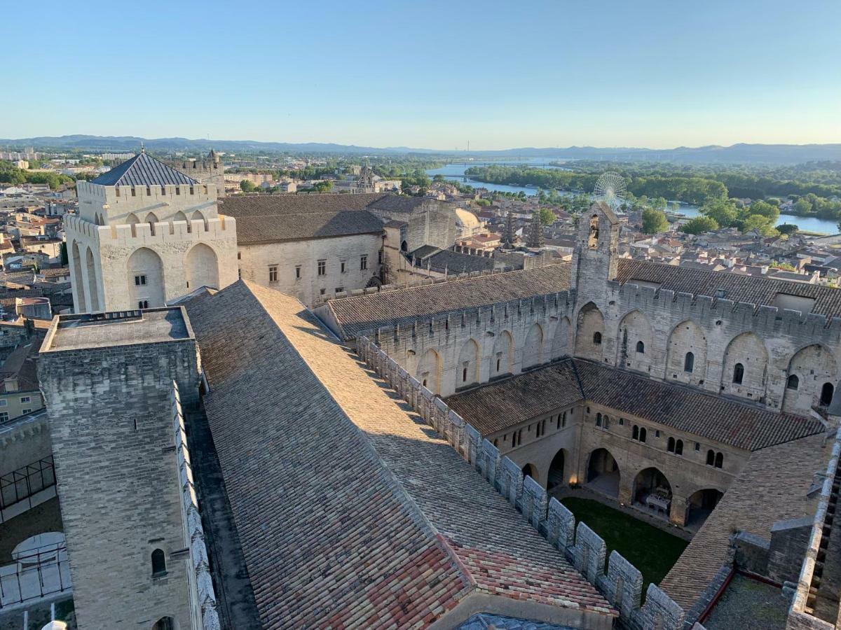 Face Au Palais Des Papes Apartment Avignon Exterior photo